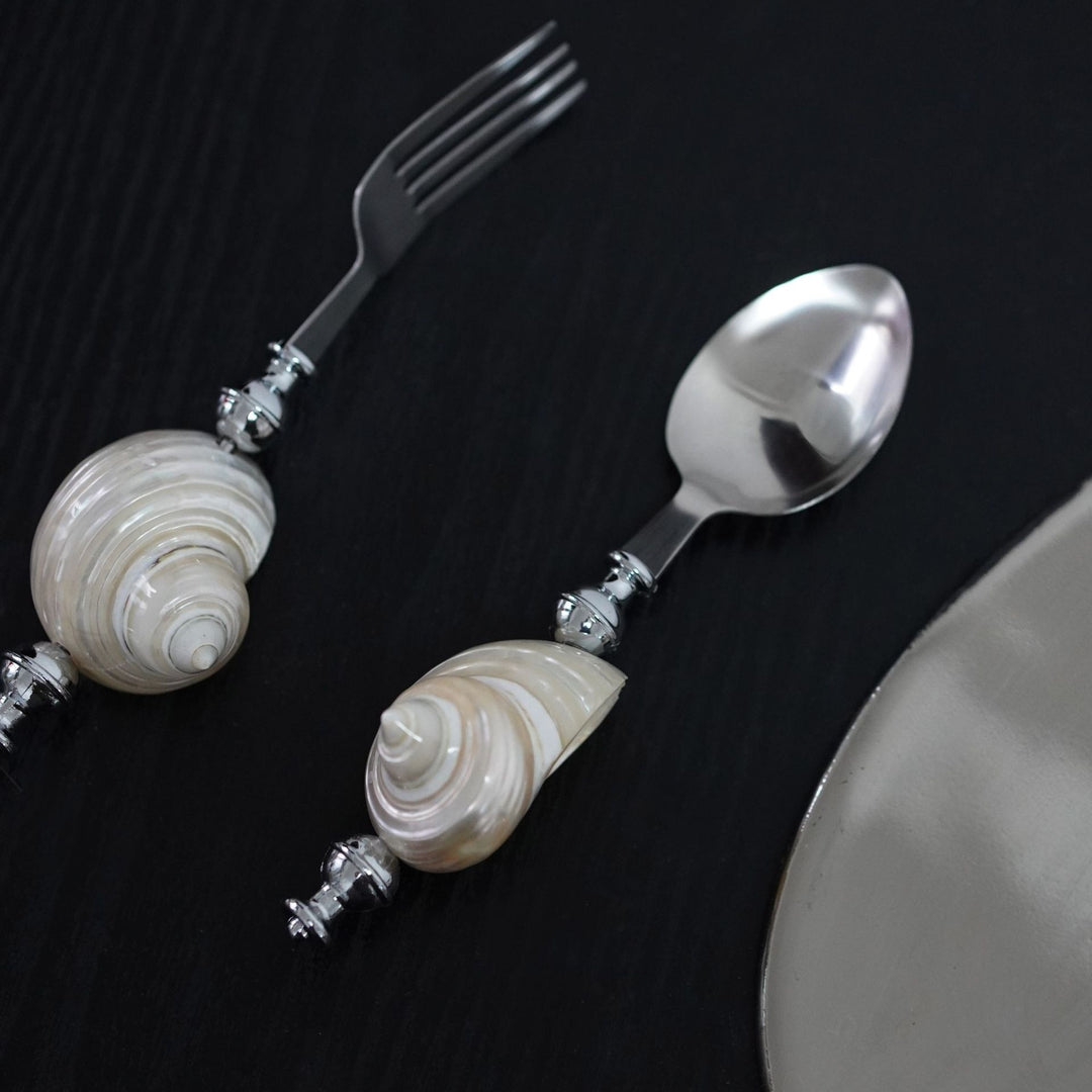 Moonlit White Conch Cutlery Collection