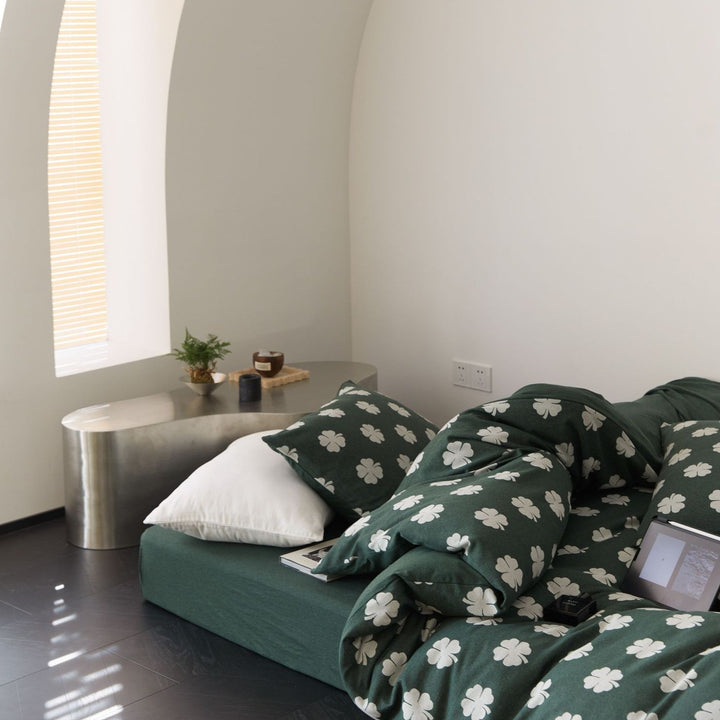 Retro Bunny and Clover Bedding Set