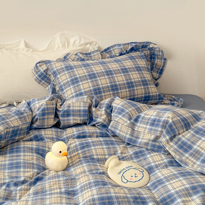 Soft Ruffled Checkered Bedding