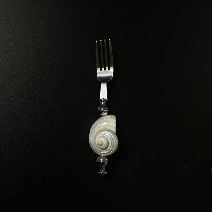Moonlit White Conch Cutlery Collection