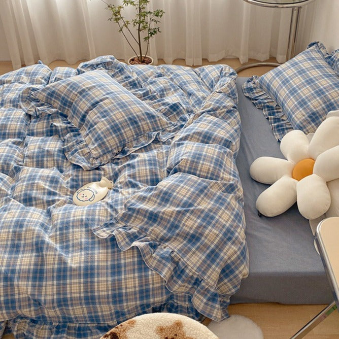 Soft Ruffled Checkered Bedding