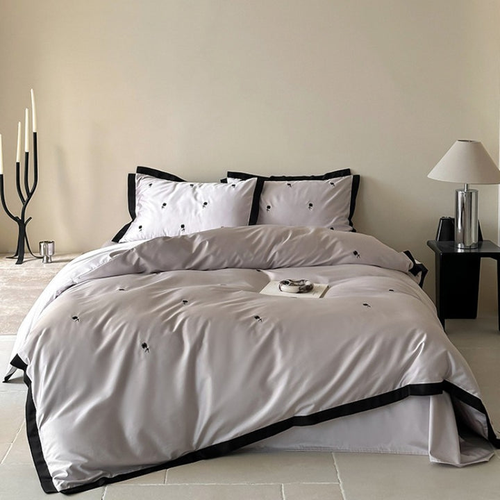 Black Line Bedding Set -  Daisy