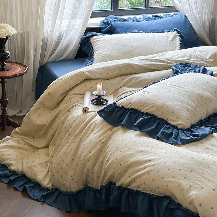 Vintage Ruffled Bedding Set