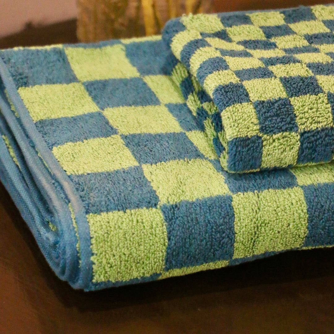 Peacock Checkerboard Towel