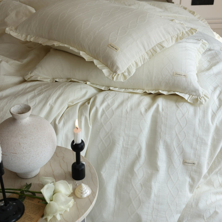 Simple Waving Bedding Set