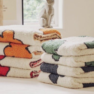 Simple Flower Blanket - Throw - Delicors