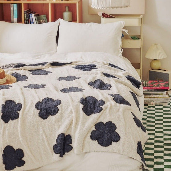 Simple Flower Blanket - Throw - Delicors