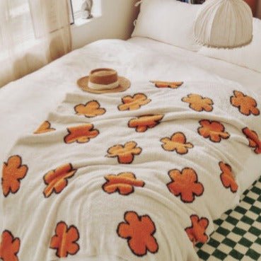 Simple Flower Blanket - Throw - Delicors
