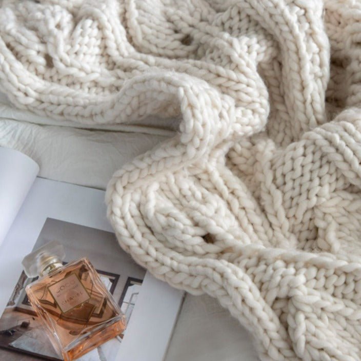 Snow White Knitted Bliss Blanket -Throw- Delicors