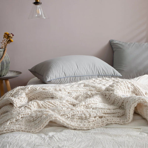 Snow White Knitted Bliss Blanket -Throw- Delicors