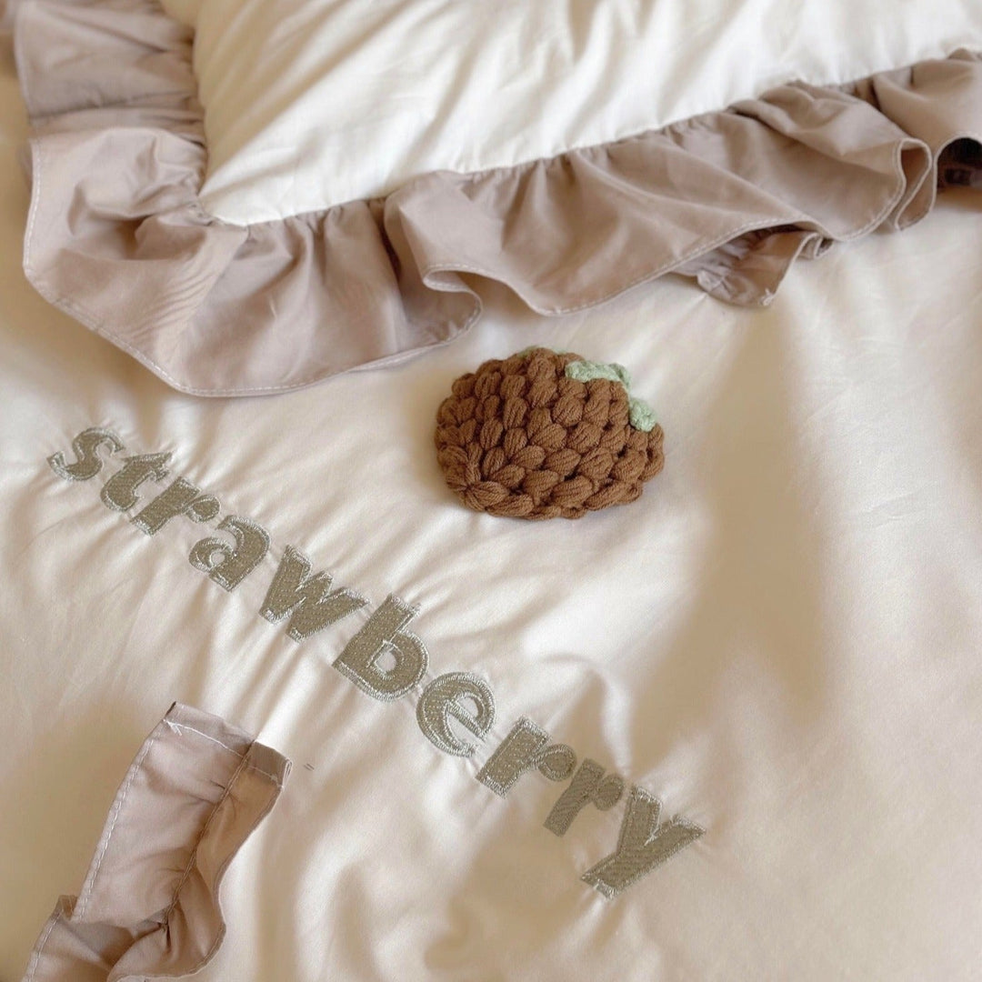 Strawberry Ruffles Bedding Set - Bedding - Delicors