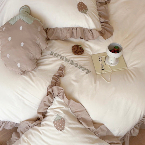 Strawberry Ruffles Bedding Set - Bedding - Delicors