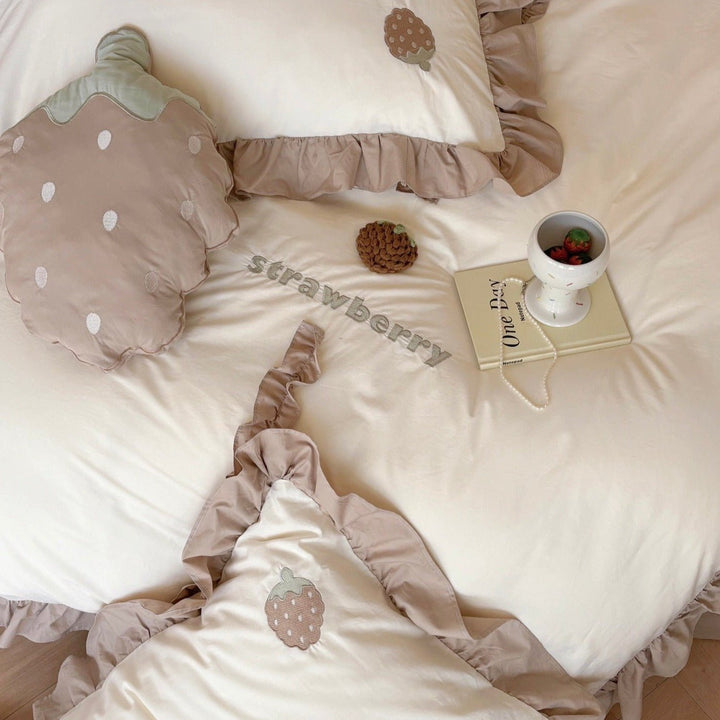Strawberry Ruffles Bedding Set - Bedding - Delicors