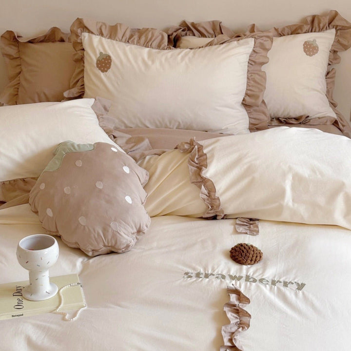 Strawberry Ruffles Bedding Set - Bedding - Delicors