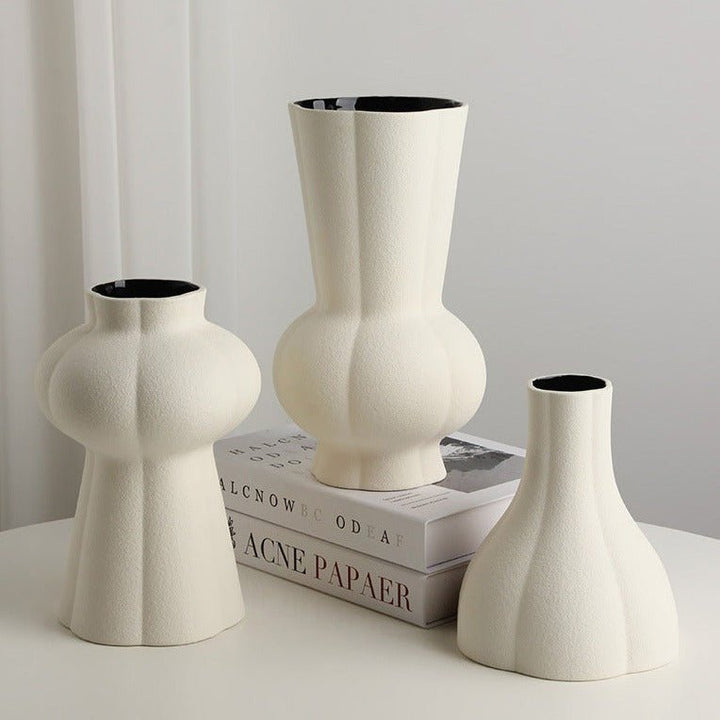 Tuber Rounds Ceramic Vase - Vase - Delicors