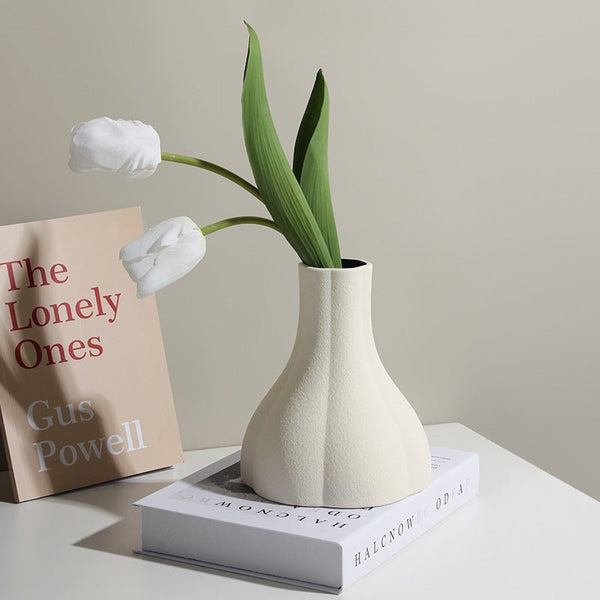 Tuber Rounds Ceramic Vase - Vase - Delicors