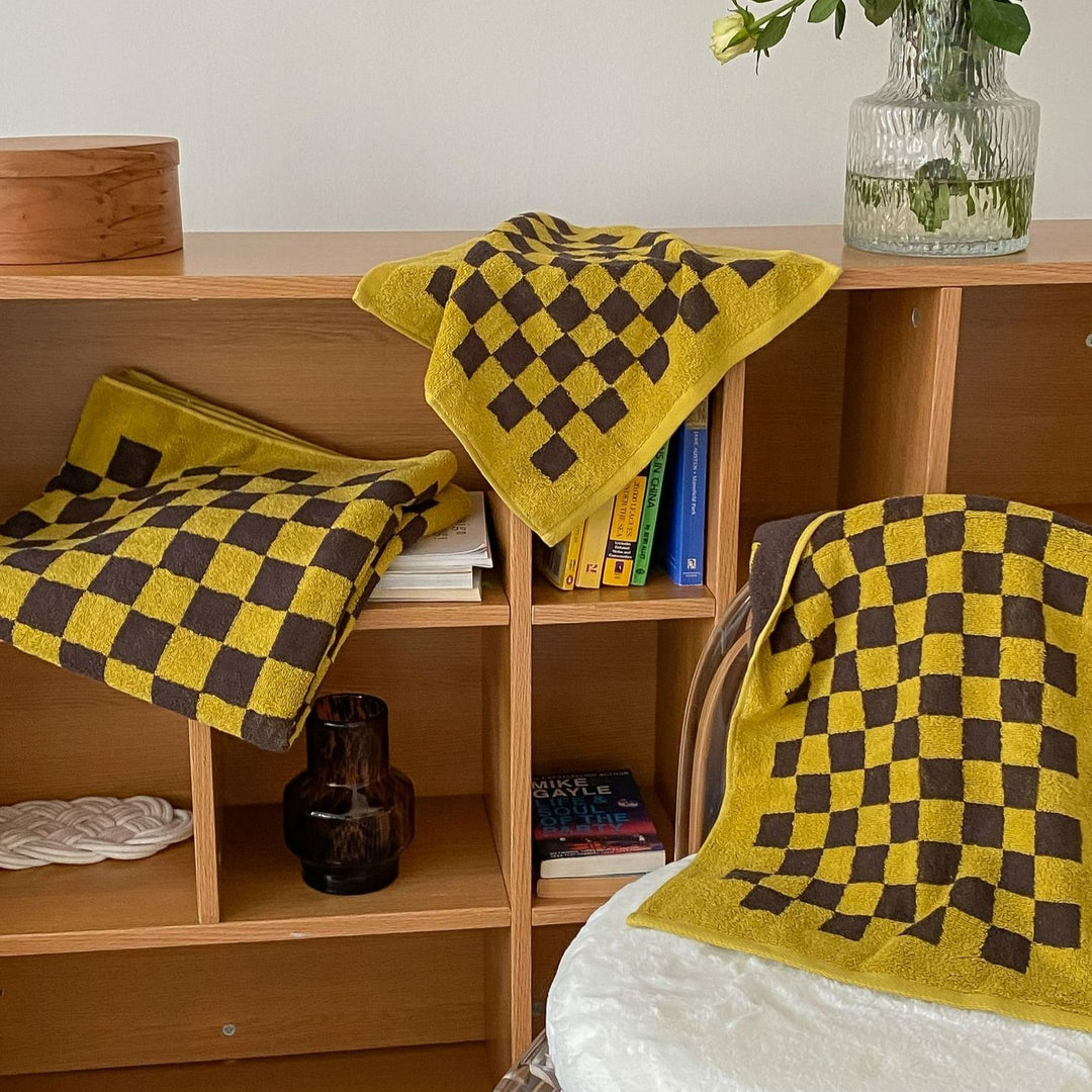 Checkered Plus Towel -Towel- Delicors