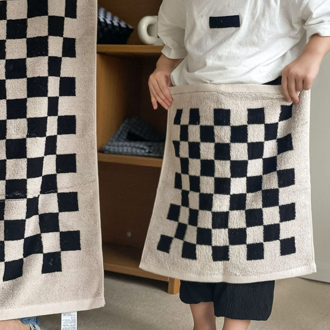 Checkered Plus Towel -Towel- Delicors