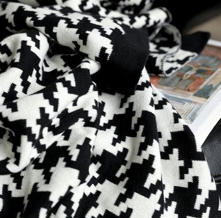 Classic Pied De Poule Throw Blanket -- Delicors