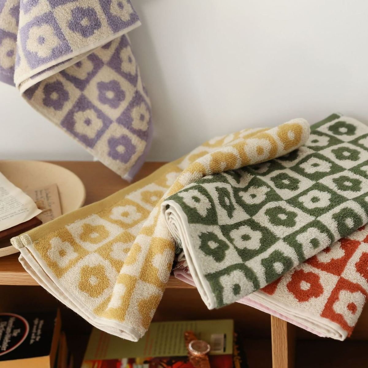 http://delicors.com/cdn/shop/products/floral-checkered-towel-collection-270492_1200x1200.jpg?v=1656502918