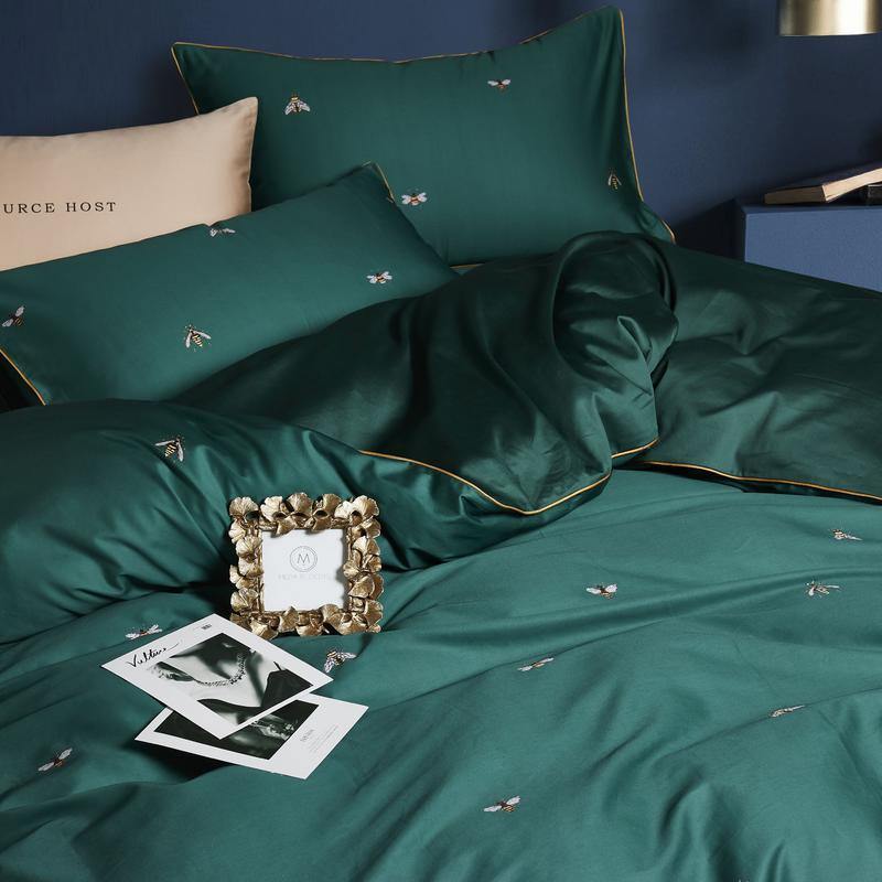 Gold Bee Bedding Set -- Delicors