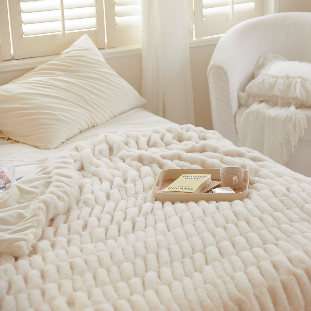 Marie Puffed Blanket Collection -Throw- Delicors