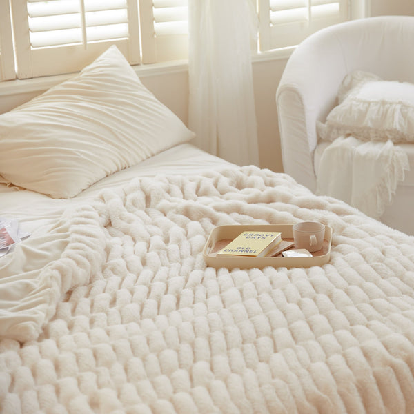 Marie Puffed Blanket Collection -Throw- Delicors