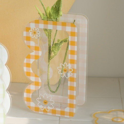Plaid Wavy Acrylic Vase Collection -- Delicors