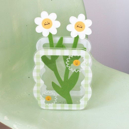 Plaid Wavy Acrylic Vase Collection -- Delicors