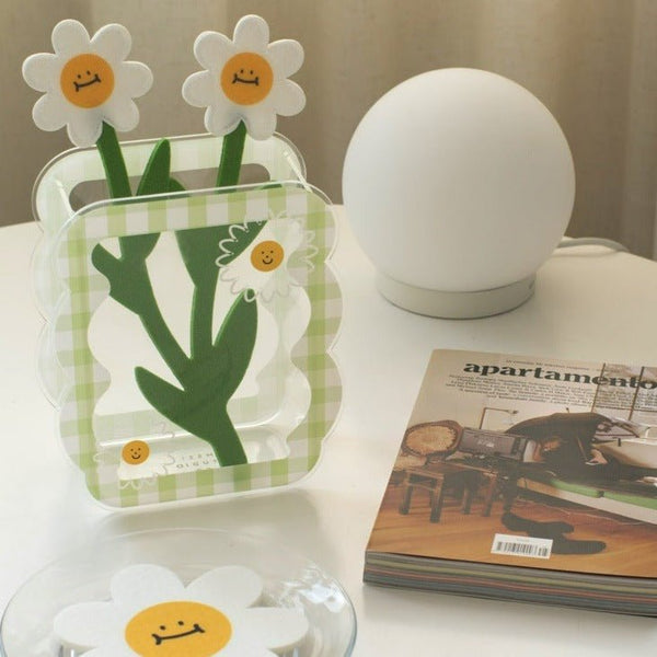 Plaid Wavy Acrylic Vase Collection -- Delicors