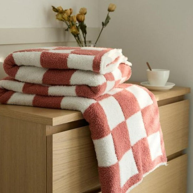 Retro Checkerboard Plus Blanket -Throw- Delicors
