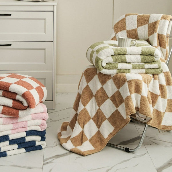 Retro Checkerboard Plus Blanket -Throw- Delicors