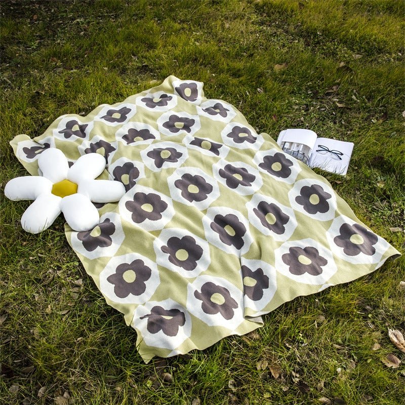 Retro Flower Blanket -Throw- Delicors