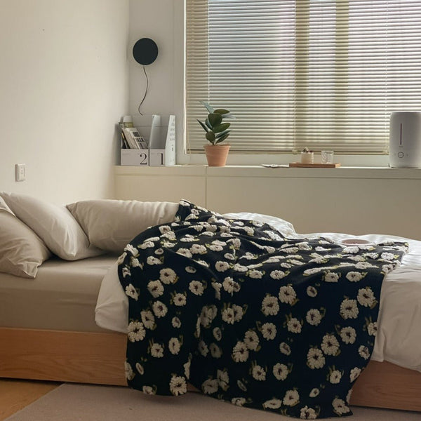 Stitched Floral Blanket -Throw- Delicors