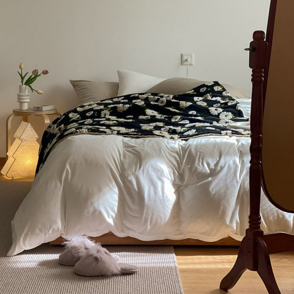 Stitched Floral Blanket -Throw- Delicors