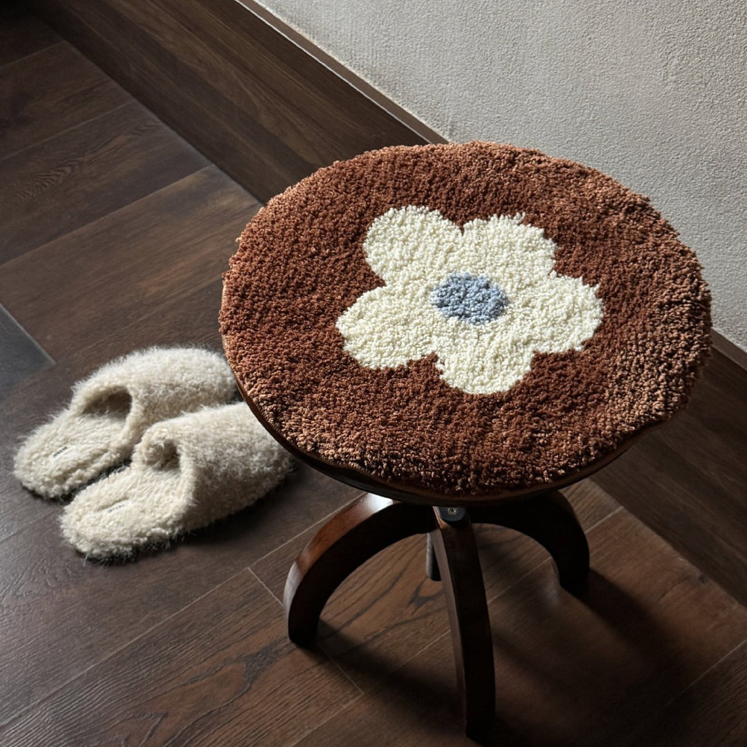Mocha Daisy Rug