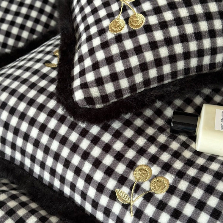 Warm Cherry Checkerboard Bedding Set