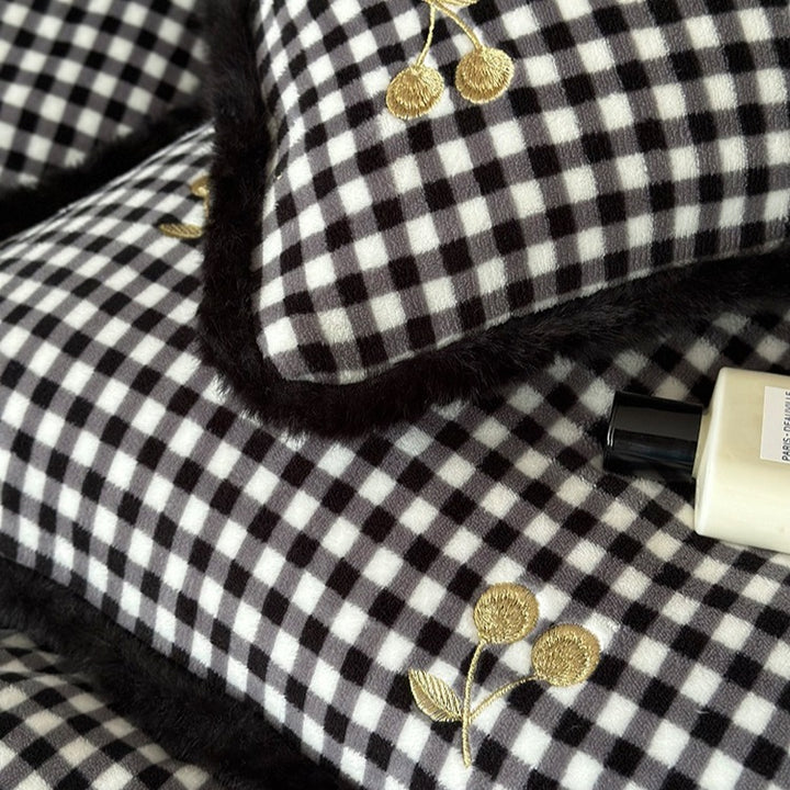 Warm Cherry Checkerboard Bedding Set