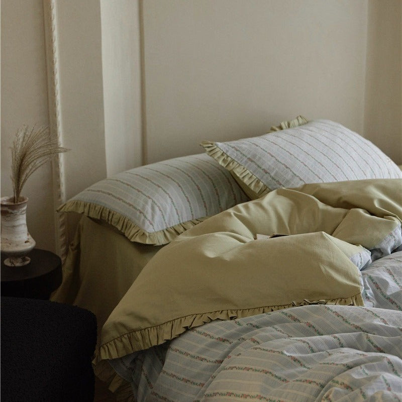 Lawn Party Bedding Set