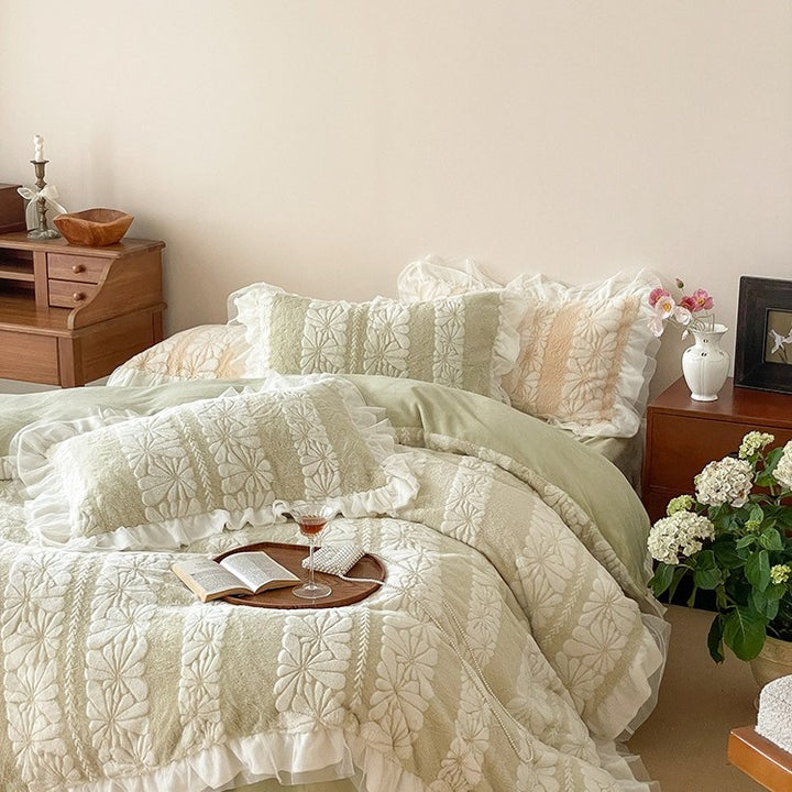 Miss Daisy Bedding Set