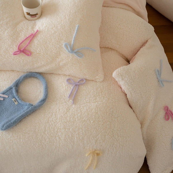 Bow on Cake Bedding Set