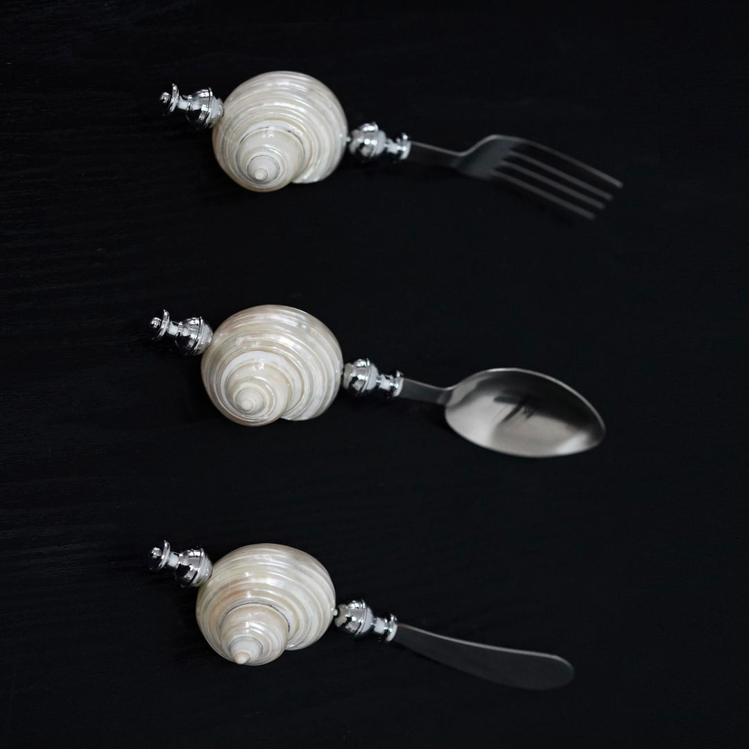 Moonlit White Conch Cutlery Collection