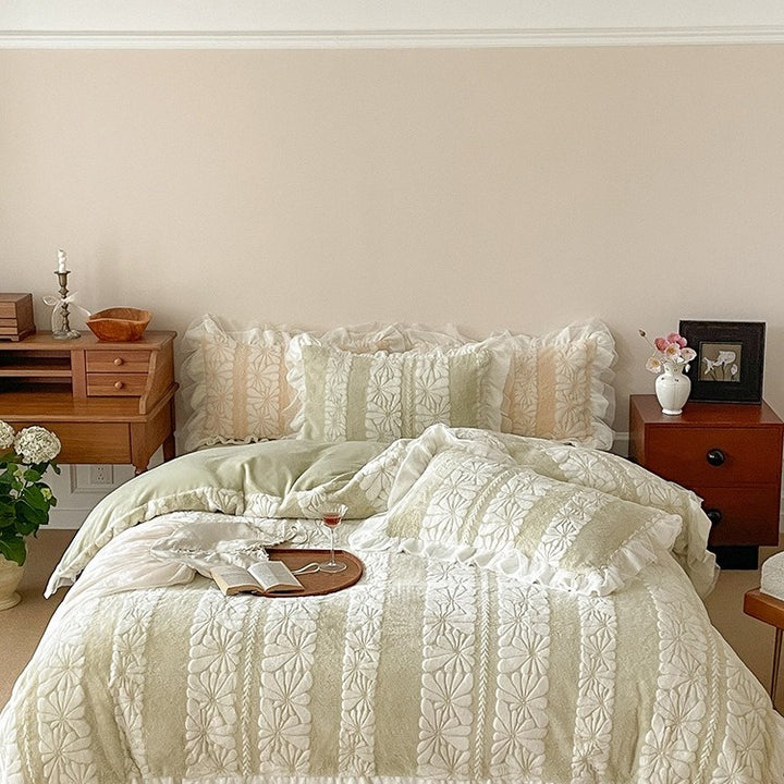 Miss Daisy Bedding Set