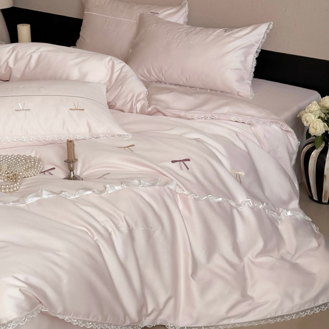 Girl Crush Bedding Set