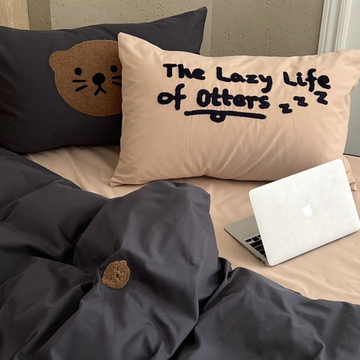 Lazy Otters Bedding Set
