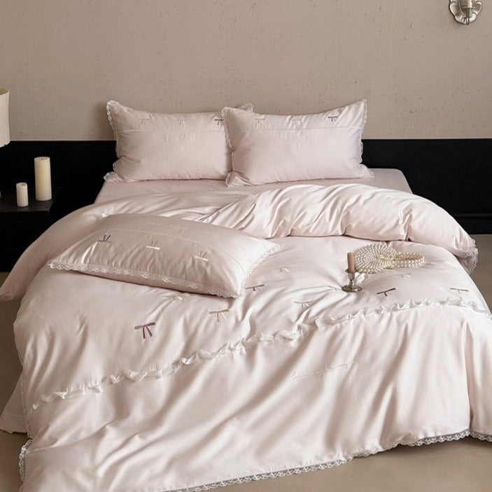 Girl Crush Bedding Set
