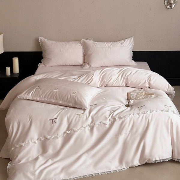 Girl Crush Bedding Set