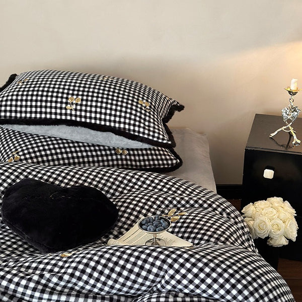 Warm Cherry Checkerboard Bedding Set