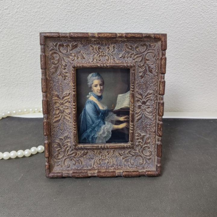 Vintage Chic Photo Frame