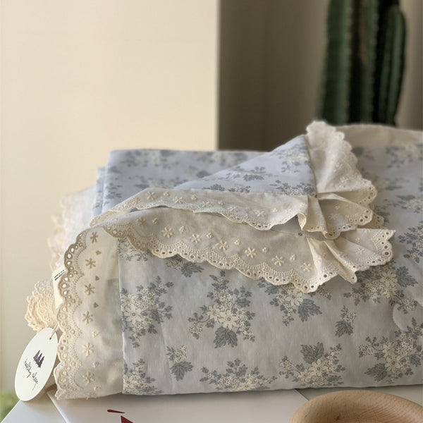 Blossom Secret Summer Quilted Blanket